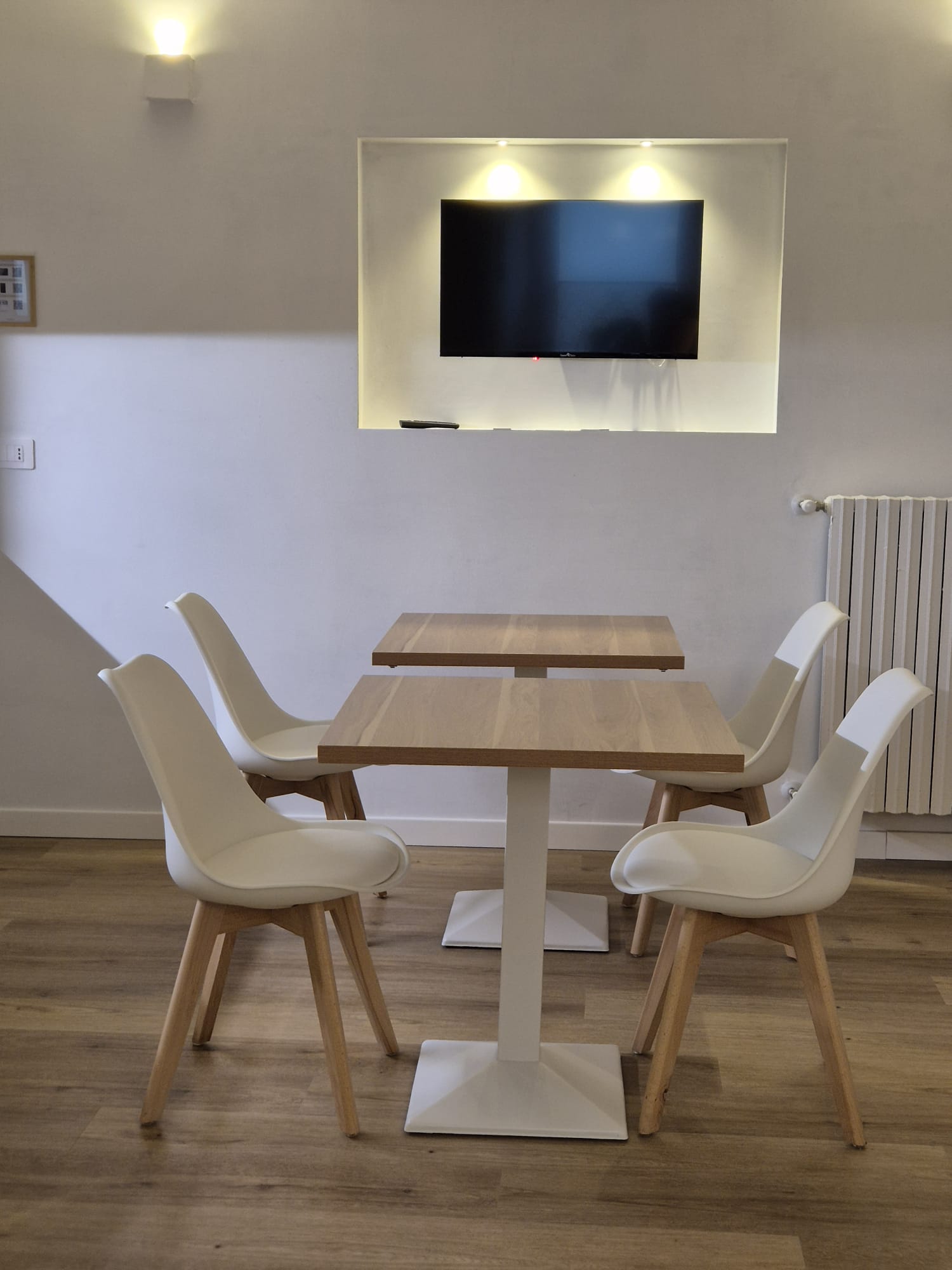 Area Comune con Cucina e Angolo Colazione